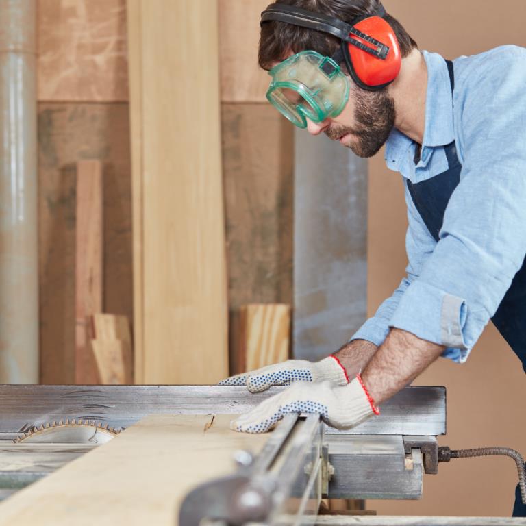 Encouraging use of eye protection