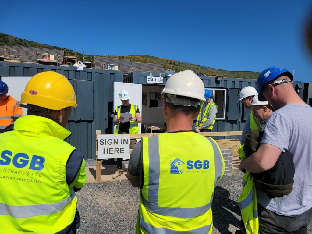 HSENI’s Falls from Height guide downloaded 402 times and used for Toolbox Talks!